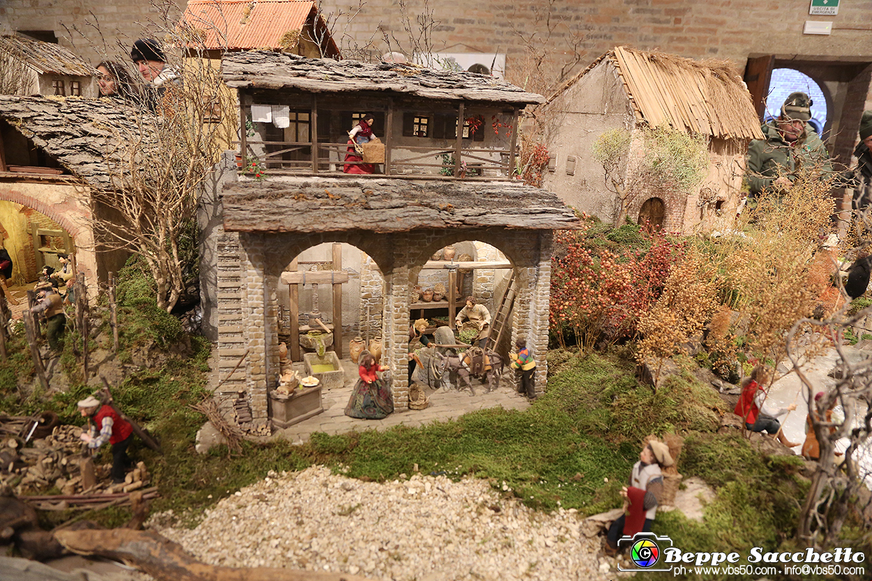 VBS_7489 - Abbazia di Vezzolano - Presepe artistico di Anna Rosa Nicola.jpg